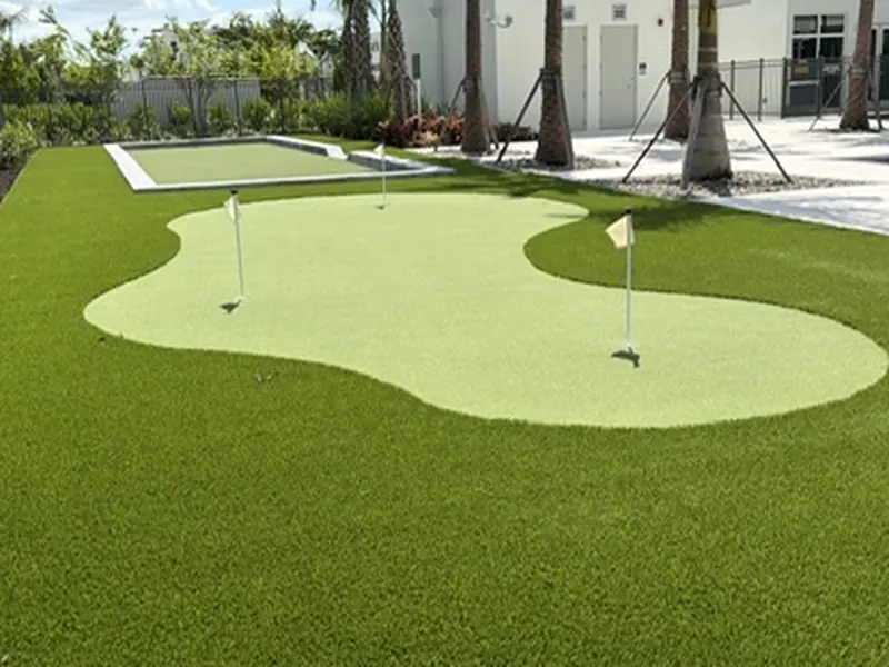 Commercial amenity putting green at a residential community